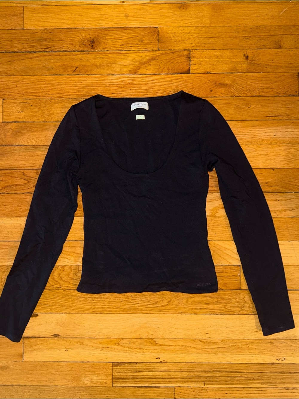 Aritzia Black Scoop Neck Long Sleeve Top